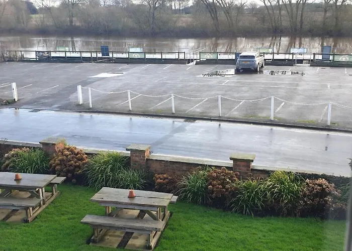 Alojamento de Acomodação e Pequeno-almoço The Ship *