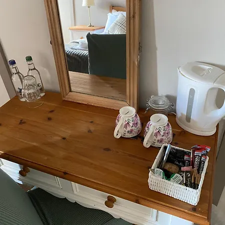 Bed & Breakfast The Ship